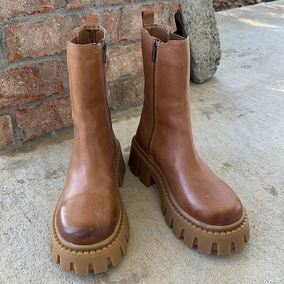 Steve Madden Shoes - Women’s Steve Madden Tan Leather Lug Boots